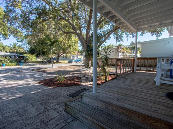 215 NE 14 Avenue, Pompano Beach, FL 33060