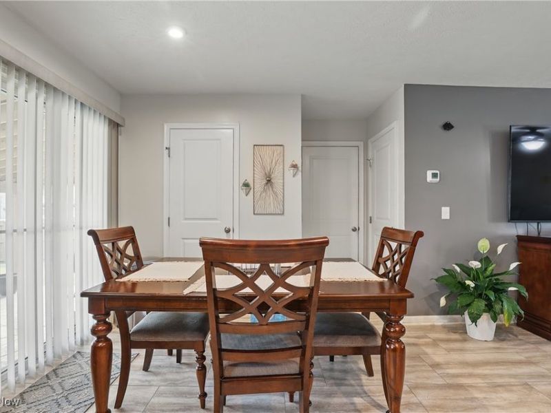 120 Springvale Drive, Amherst, OH 44001 Photo 15