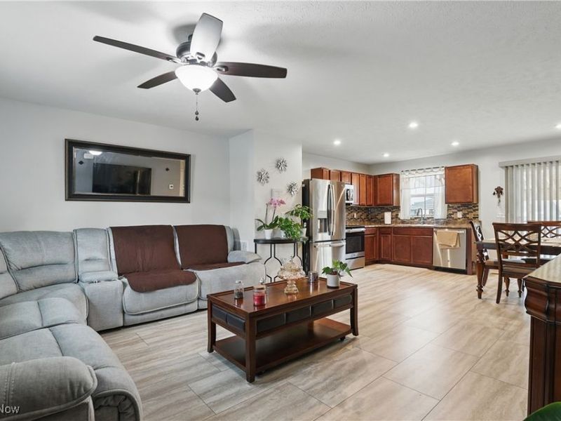 120 Springvale Drive, Amherst, OH 44001 Photo 6