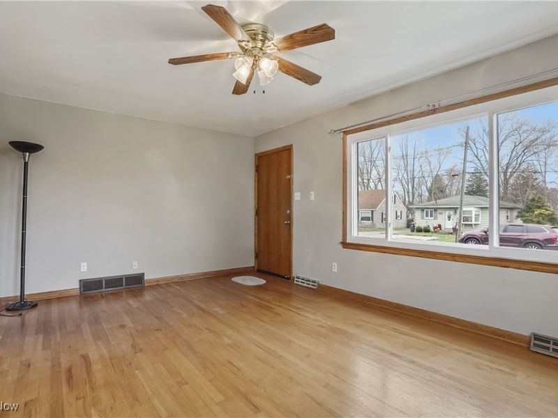 553 Celia Avenue, Akron, OH 44312 Photo 11