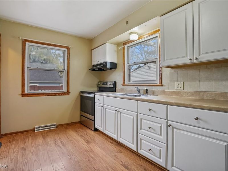 553 Celia Avenue, Akron, OH 44312 Photo 16