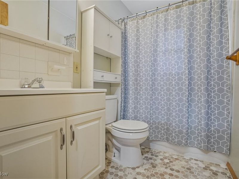 553 Celia Avenue, Akron, OH 44312 Photo 23