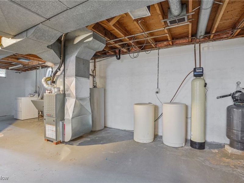 553 Celia Avenue, Akron, OH 44312 Photo 30