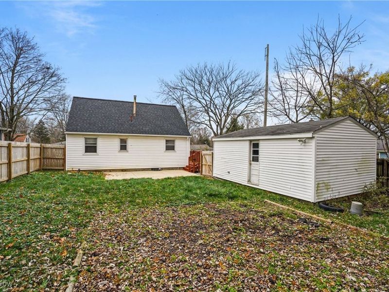 553 Celia Avenue, Akron, OH 44312 Photo 6