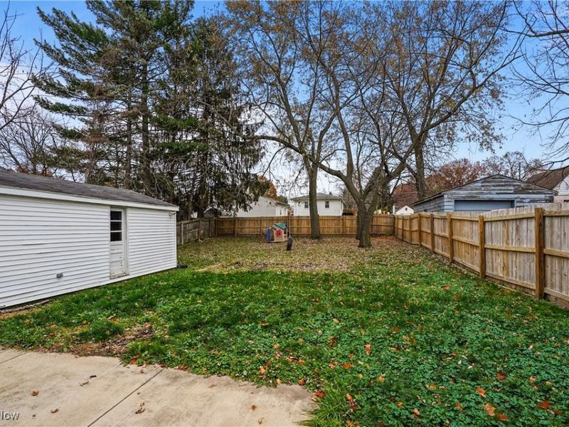 553 Celia Avenue, Akron, OH 44312 Photo 9