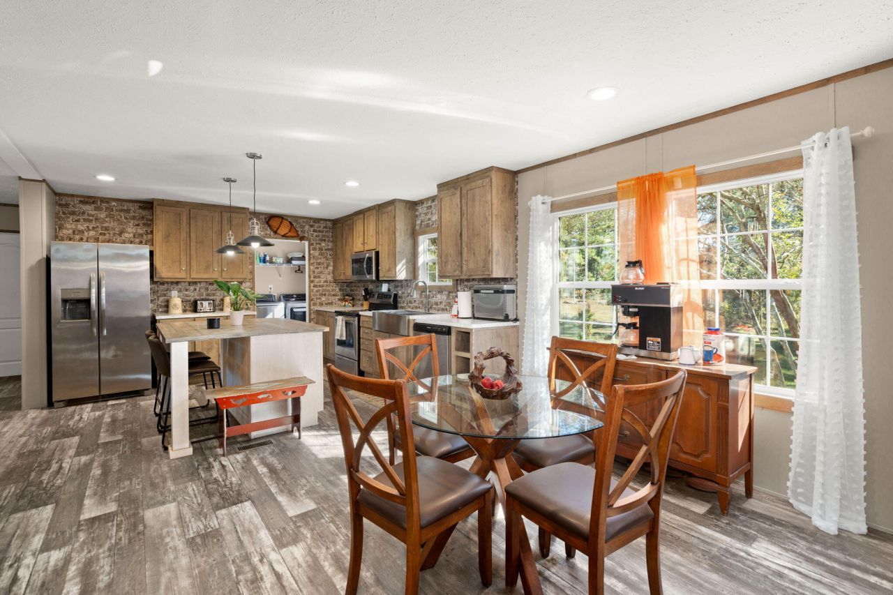 7687 Highway 162 Photo 18