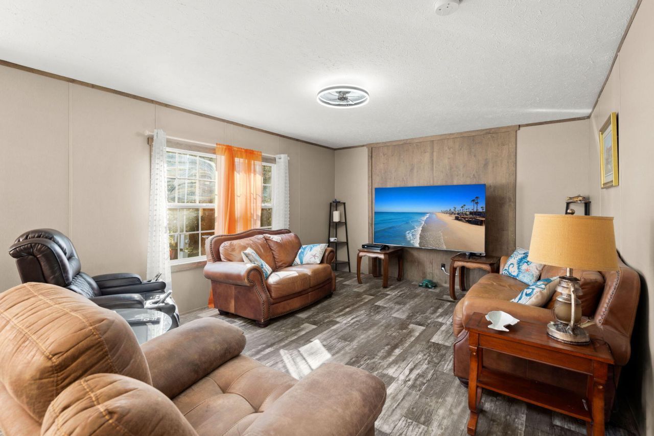 7687 Highway 162 Photo 19