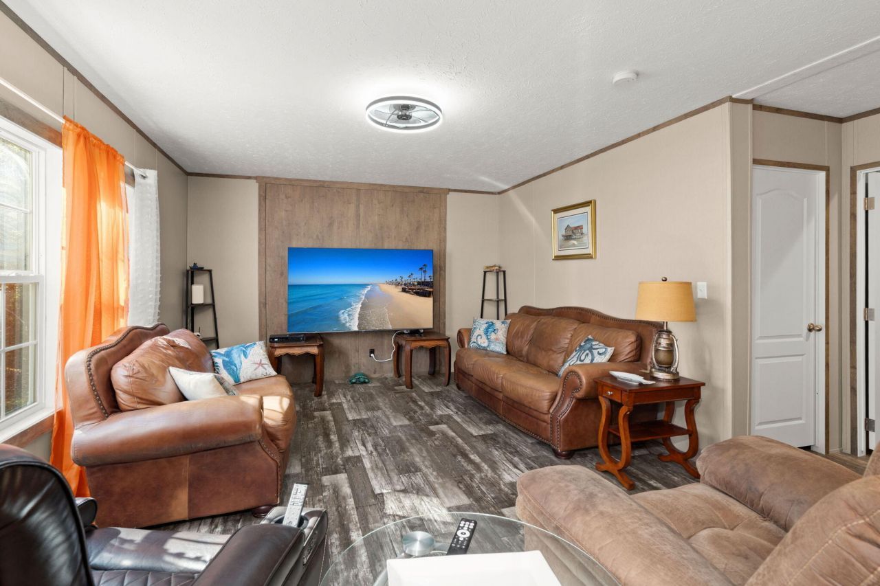 7687 Highway 162 Photo 20