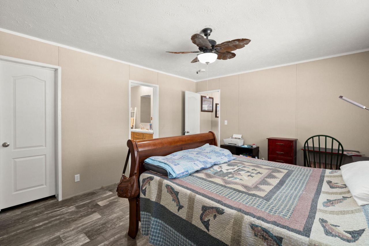 7687 Highway 162 Photo 26