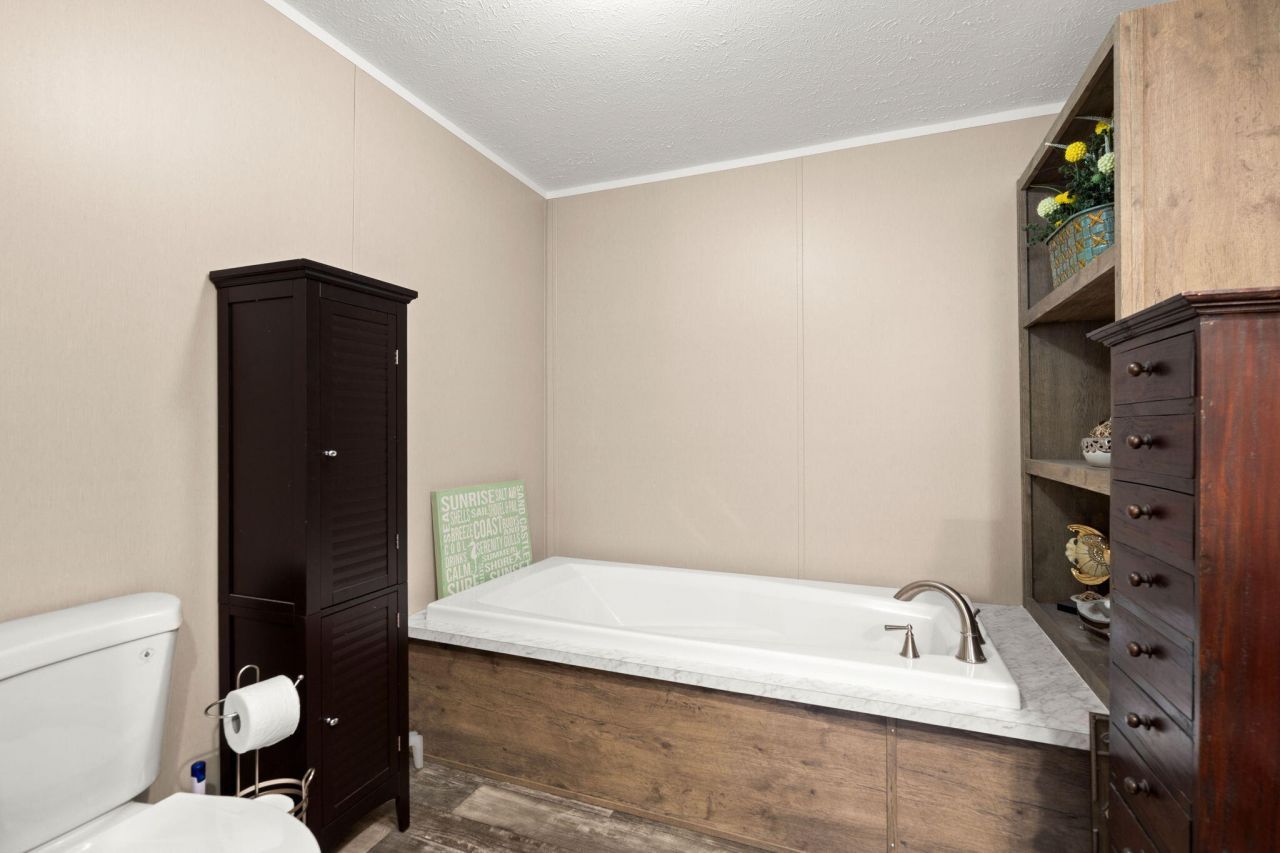 7687 Highway 162 Photo 28