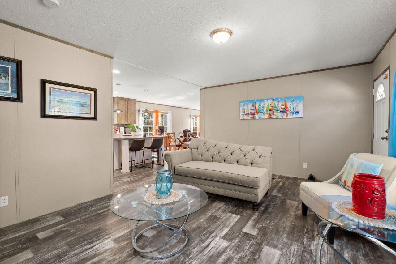 7687 Highway 162 Photo 8