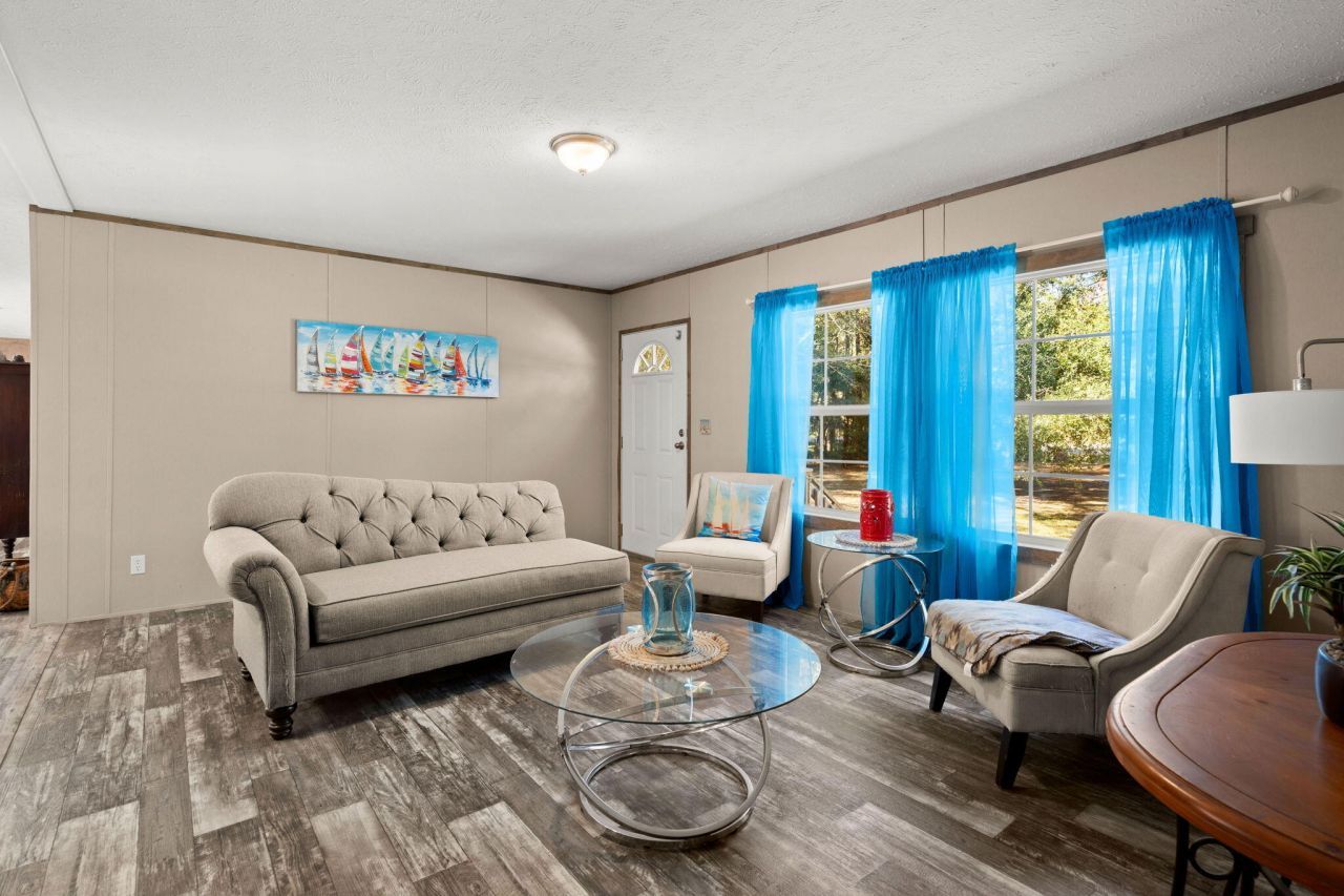 7687 Highway 162 Photo 9