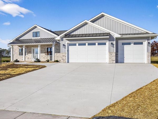 758 ROYAL SAINT PATS DRIVE, Wrightstown, WI 54180