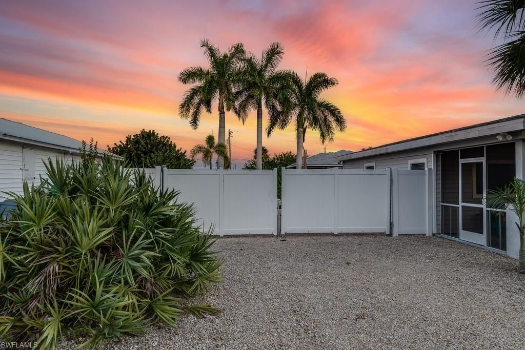 16040 Tortuga St, Bokeelia, FL 33922 Photo