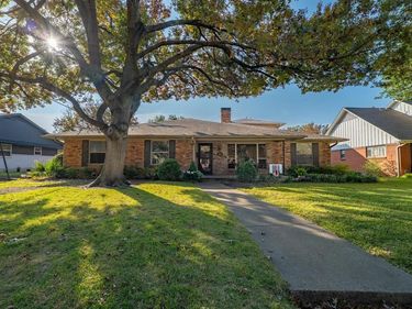 10042 Edgecove Drive, Dallas, TX 75238