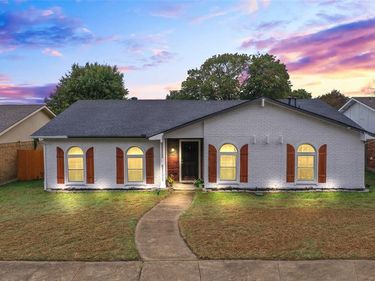 7306 Blackwillow Lane, Dallas, TX 75249