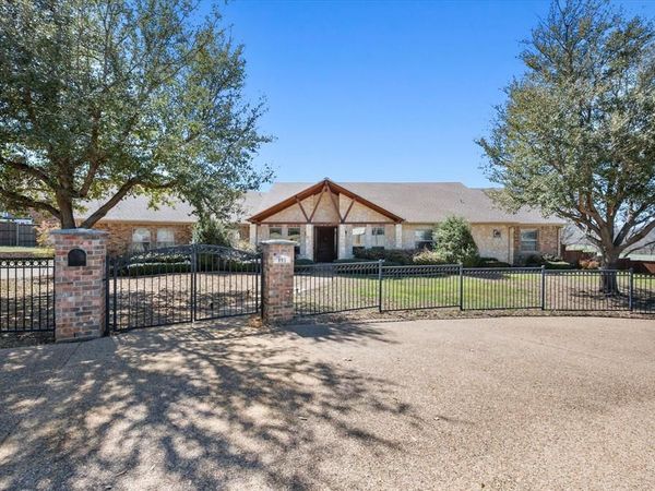 895 Bardin Road, Grand Prairie, TX 75052