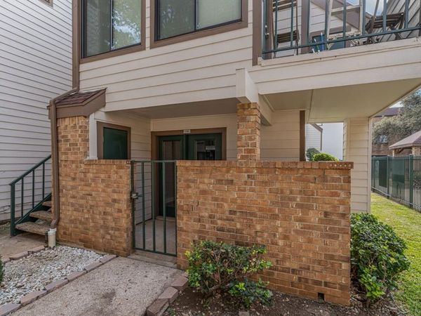 2310 Bamboo Drive, Unit J106, Arlington, TX 76006