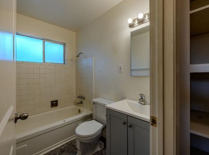 3905 Fotos Ct, Sacramento, CA 95820 Photo