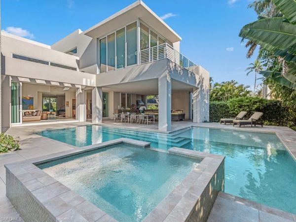 440 Spinnaker DR, NAPLES, FL 34102