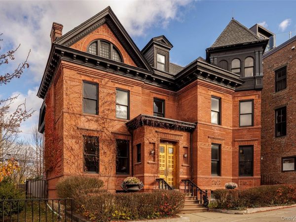 420 Warren, Hudson, NY 12534