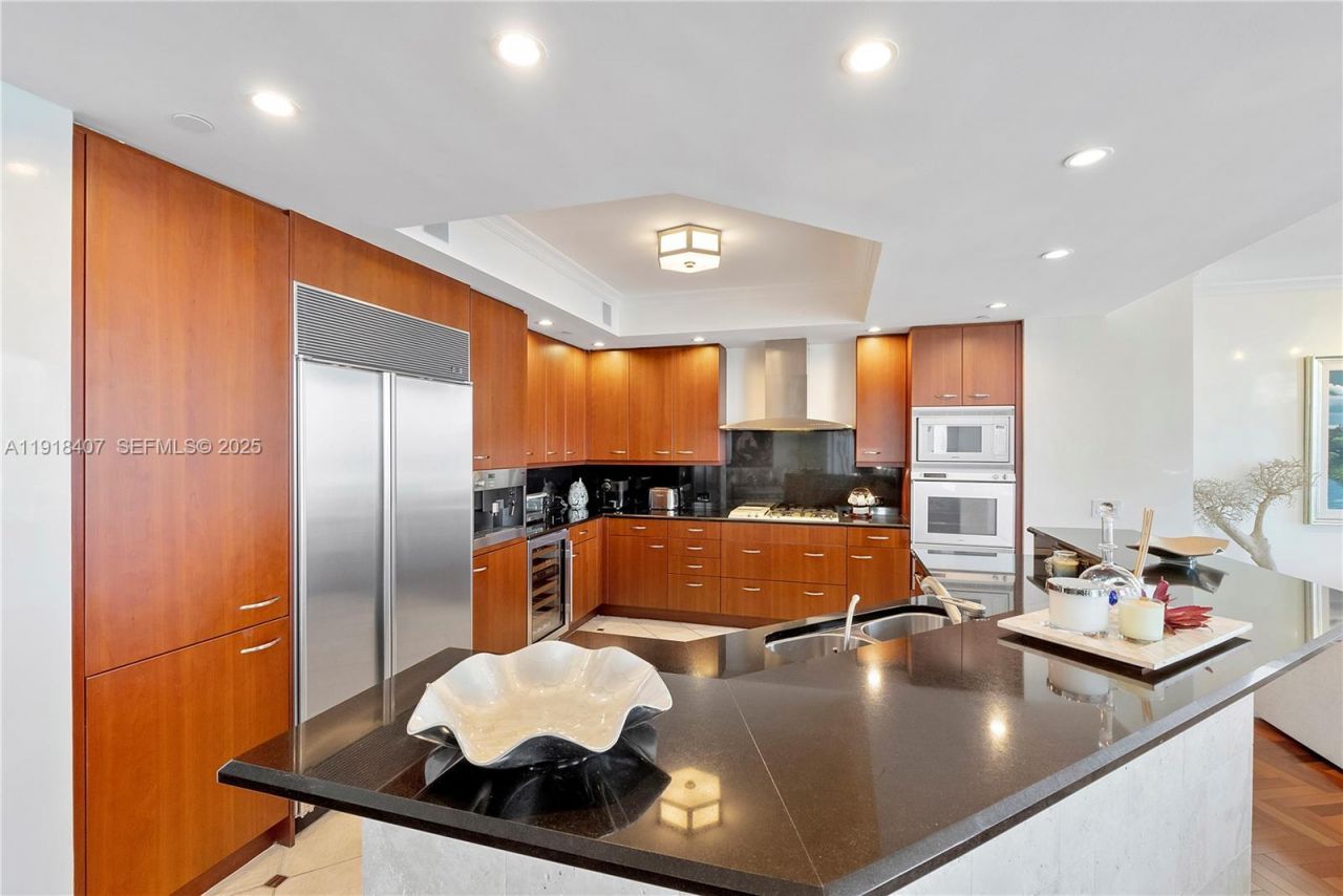 6000 Island Blvd, Unit 2406, Aventura, FL 33160 Photo