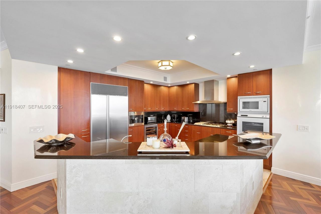 6000 Island Blvd, Unit 2406, Aventura, FL 33160 Photo