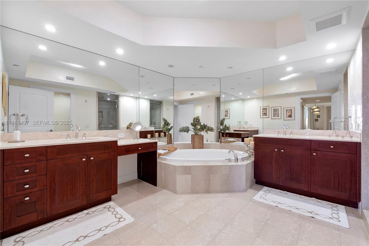 6000 Island Blvd, Unit 2406, Aventura, FL 33160 Photo