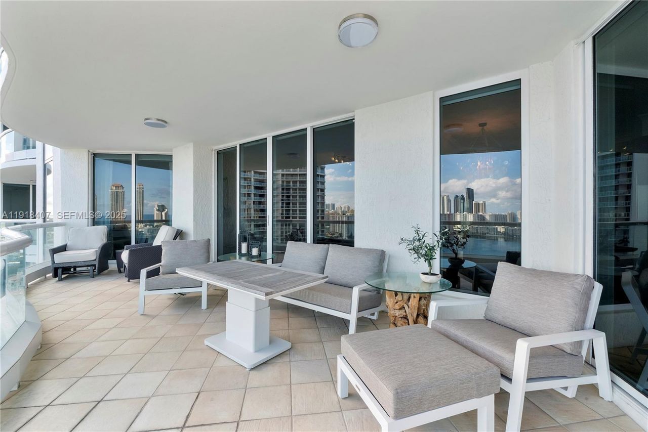 6000 Island Blvd, Unit 2406, Aventura, FL 33160 Photo