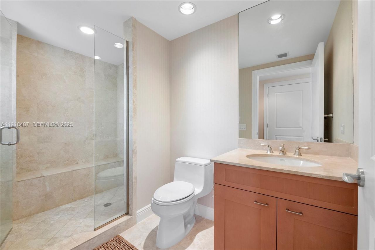 6000 Island Blvd, Unit 2406, Aventura, FL 33160 Photo