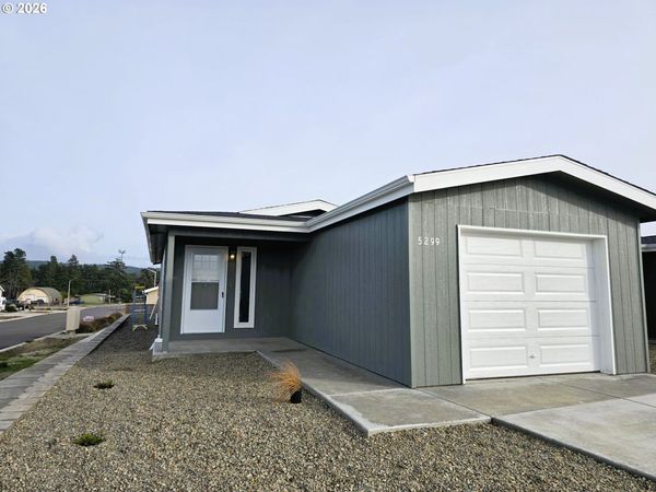 5299 Maple ST, Florence, OR 97439