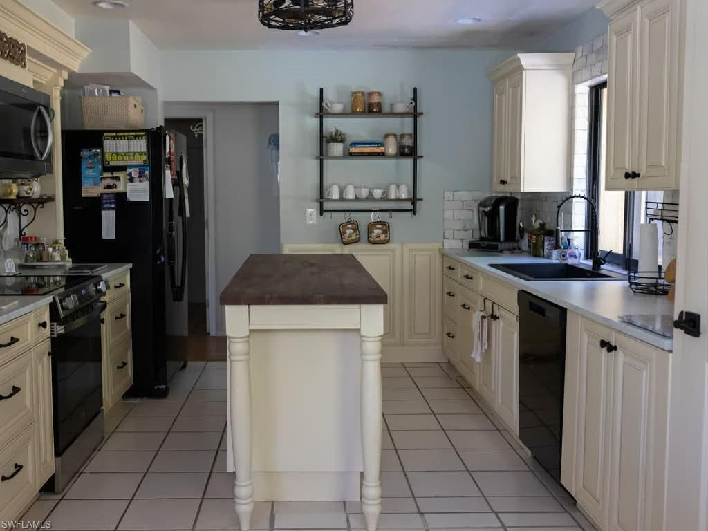 7841 Deni Dr, North Fort Myers, FL 33917 Photo