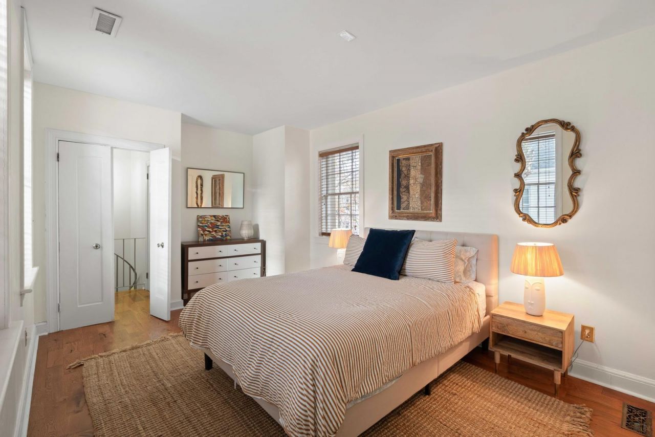 32 Wentworth Street Photo 25