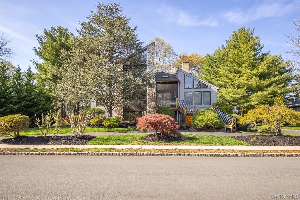 16 Lady Godiva Way, New City, NY 10956 Main Photo