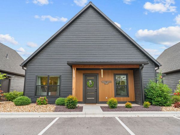 187 Poolside Pass, Unit 28, Hollister, MO 65672