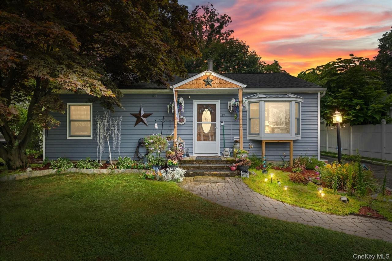 17 Perry Road, Cornwall, NY 12518 Main Photo