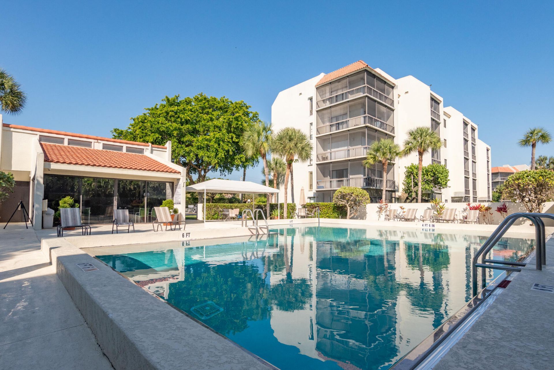 2550 Presidential Way, Unit 302, West Palm Beach, FL 33401 Photo