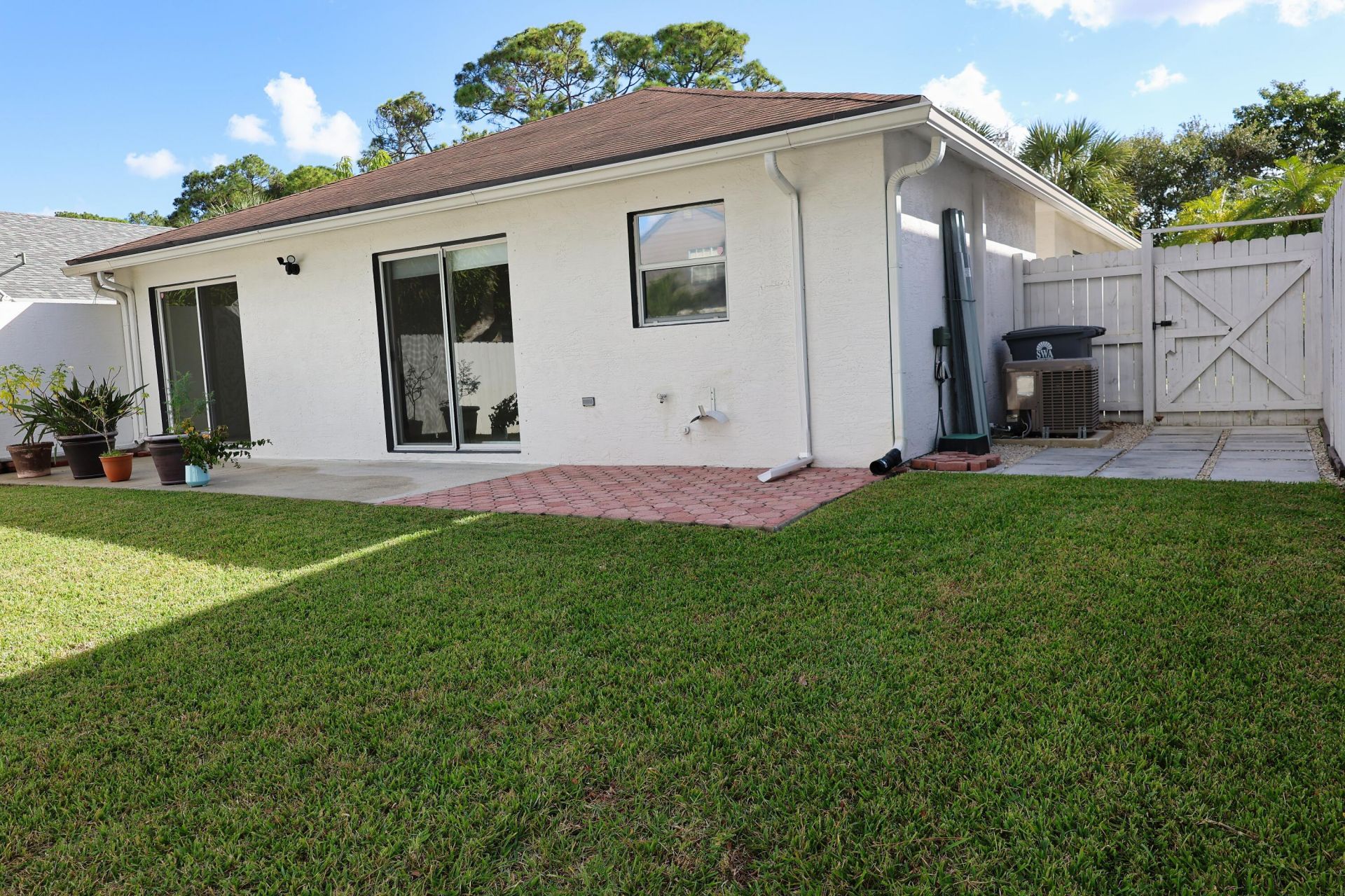 6196 Azalea Circle, West Palm Beach, FL 33415 Photo
