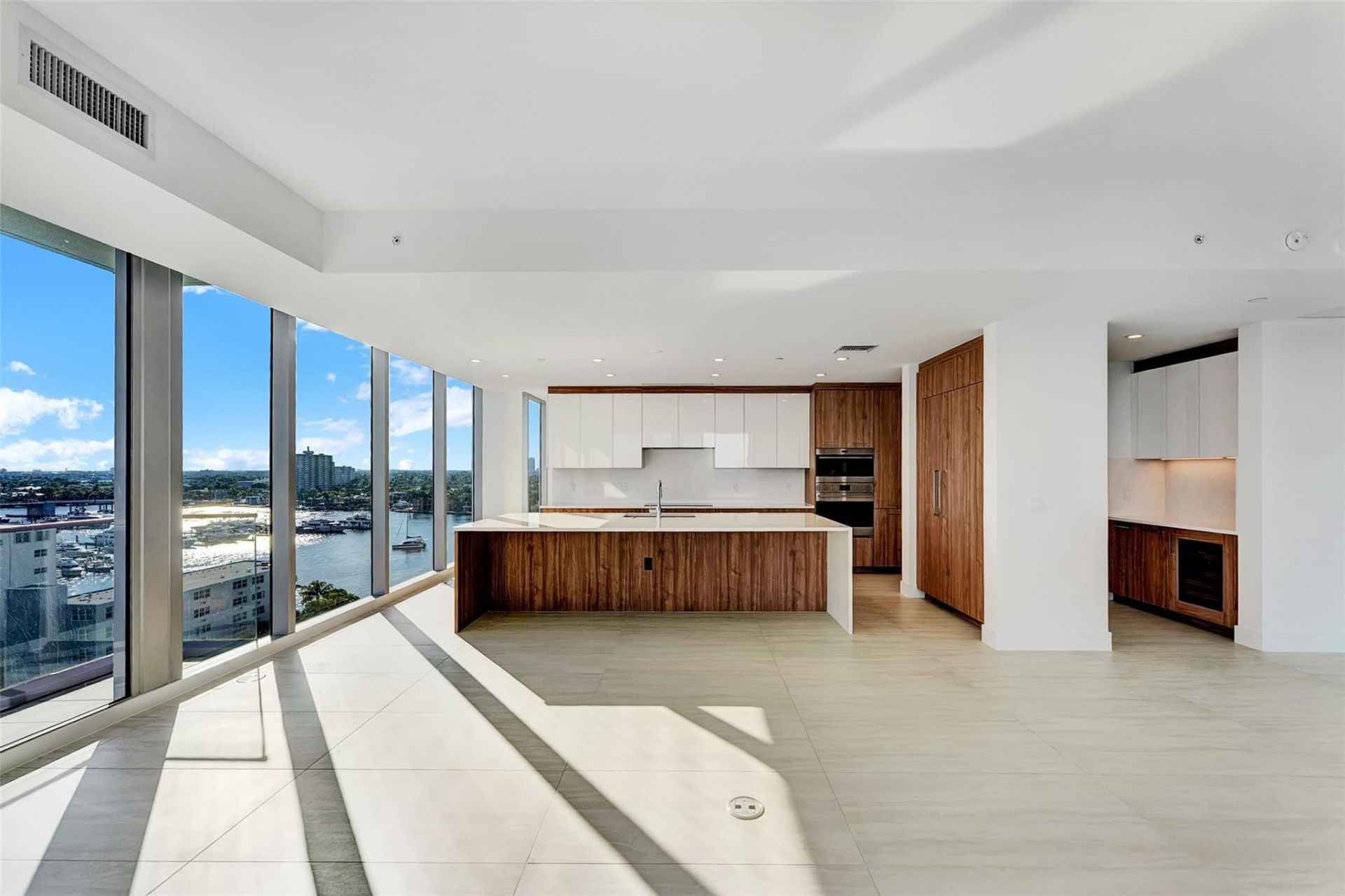 153 N Seabreeze Boulevard, Unit 902, Fort Lauderdale, FL 33304 Photo