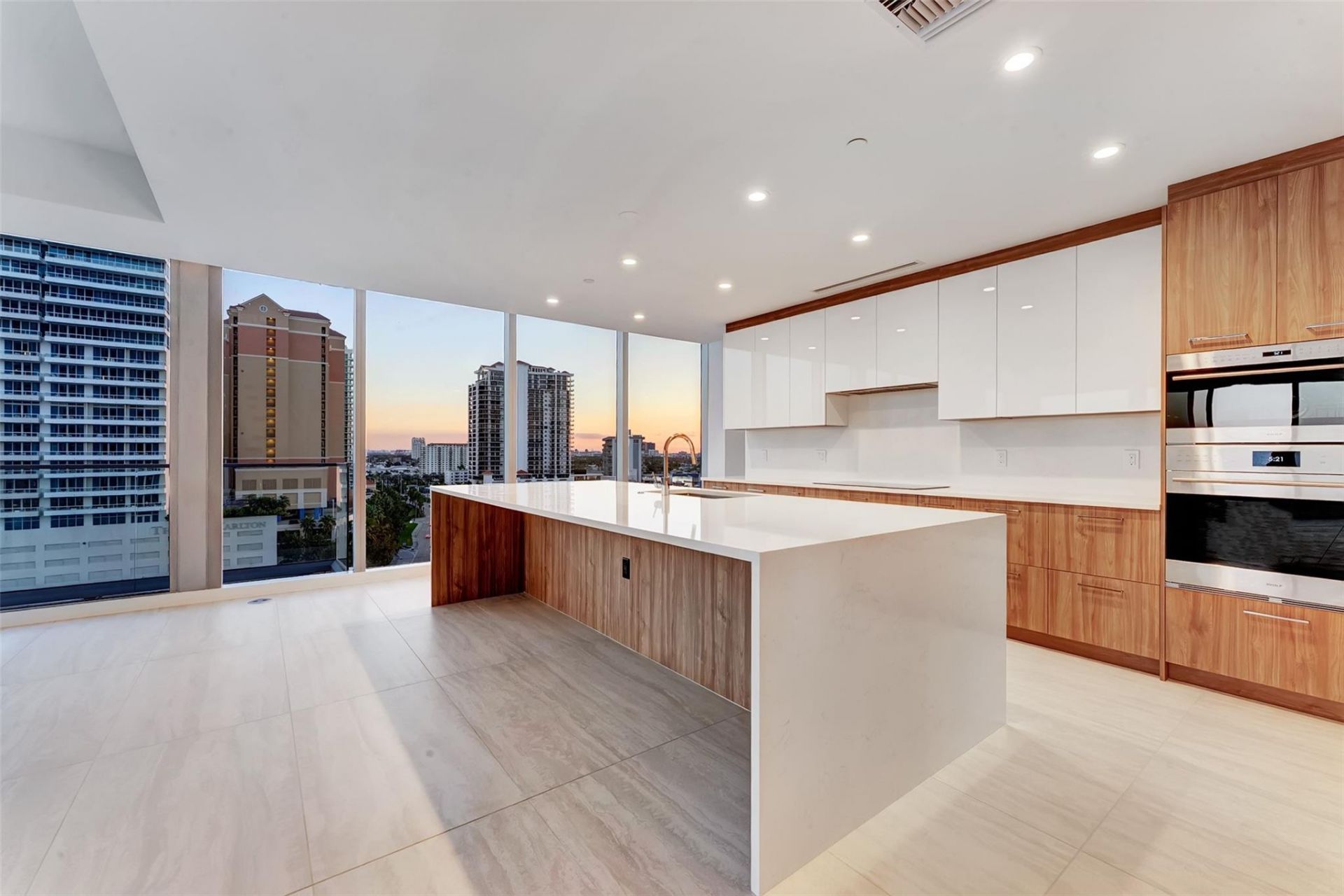 153 N Seabreeze Boulevard, Unit 902, Fort Lauderdale, FL 33304 Photo