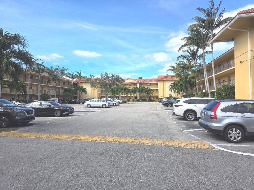 11453 NW 39th Court, Unit 211, Coral Springs, FL 33065 Photo