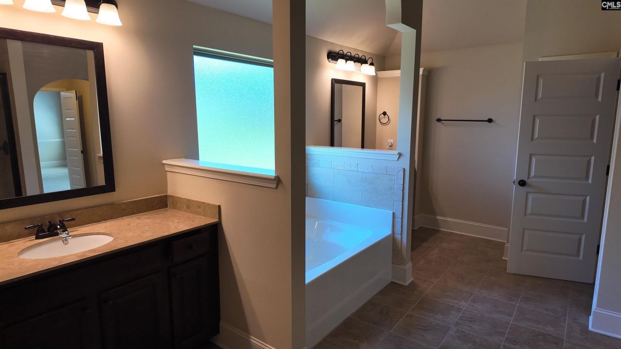 549 Everton Drive Photo 22