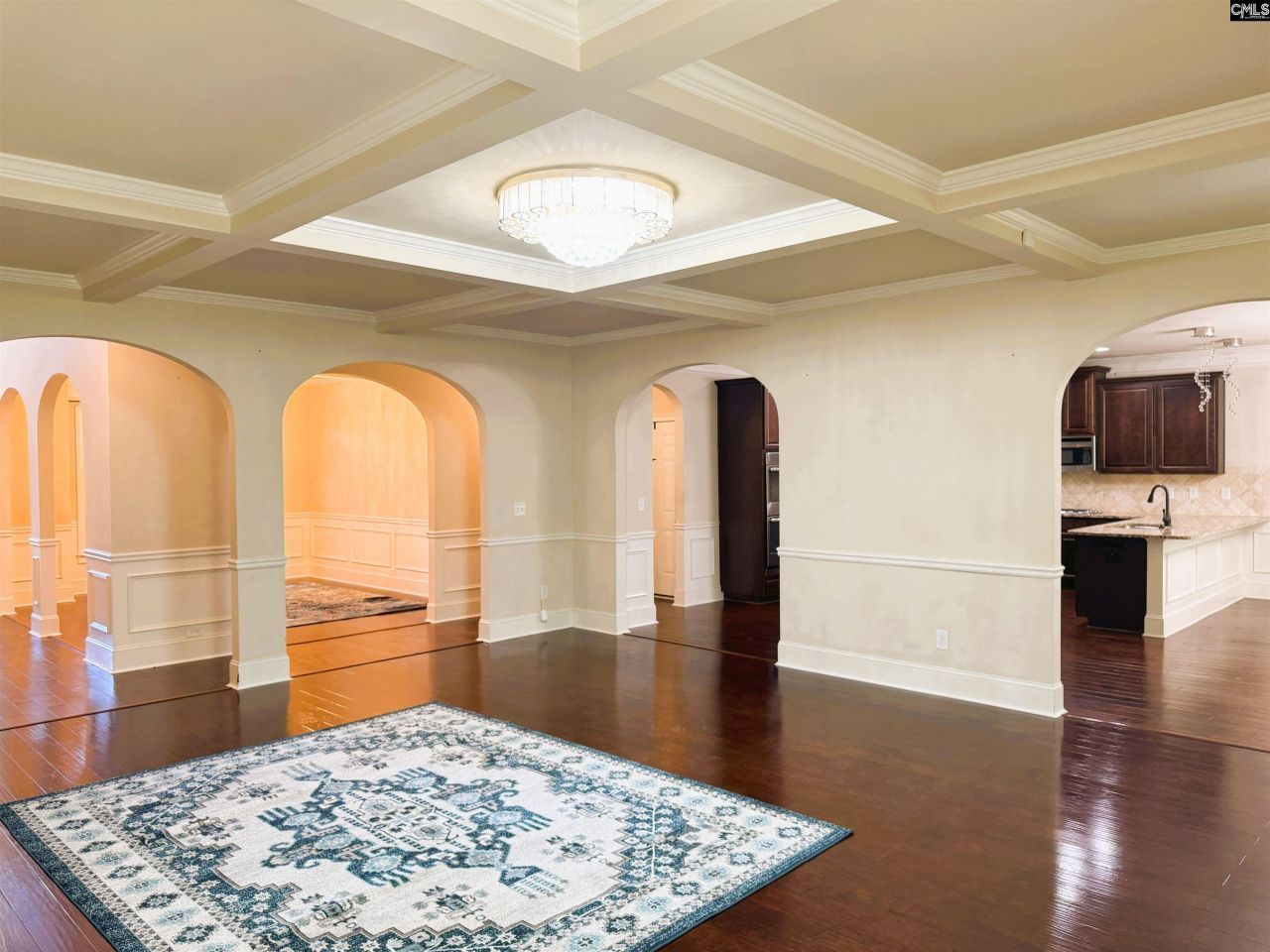 549 Everton Drive Photo 7