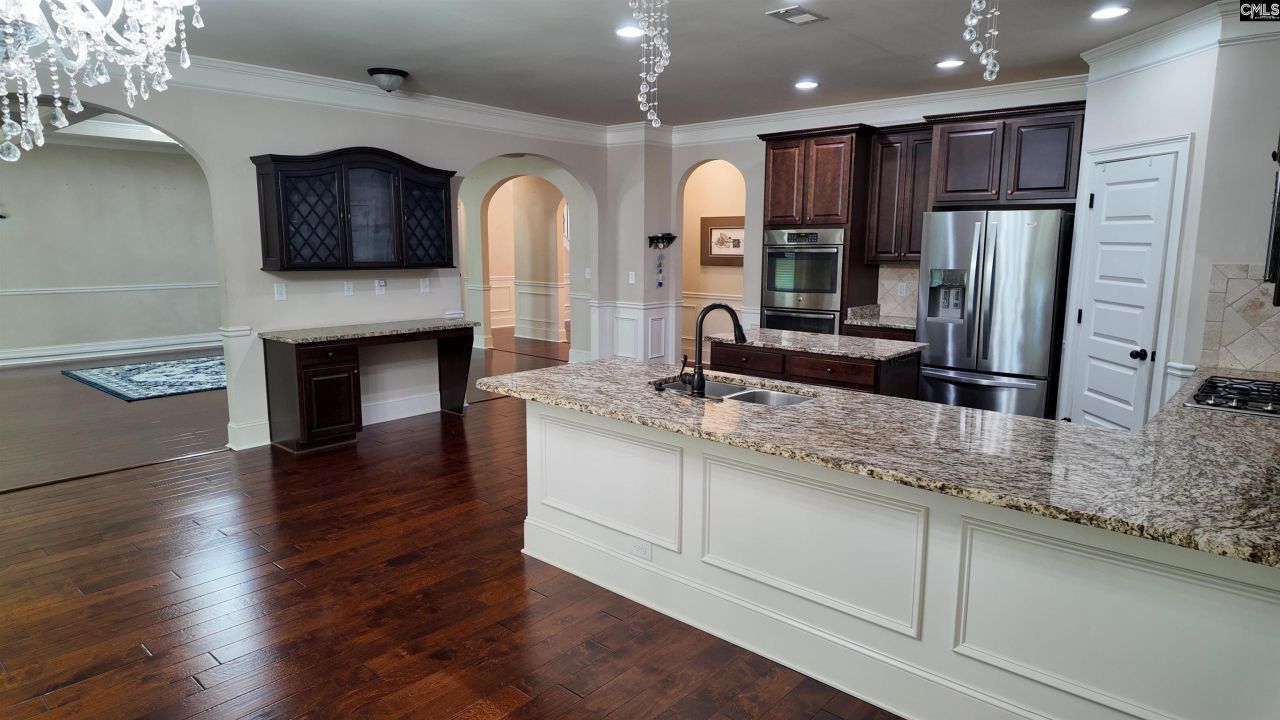 549 Everton Drive Photo 9