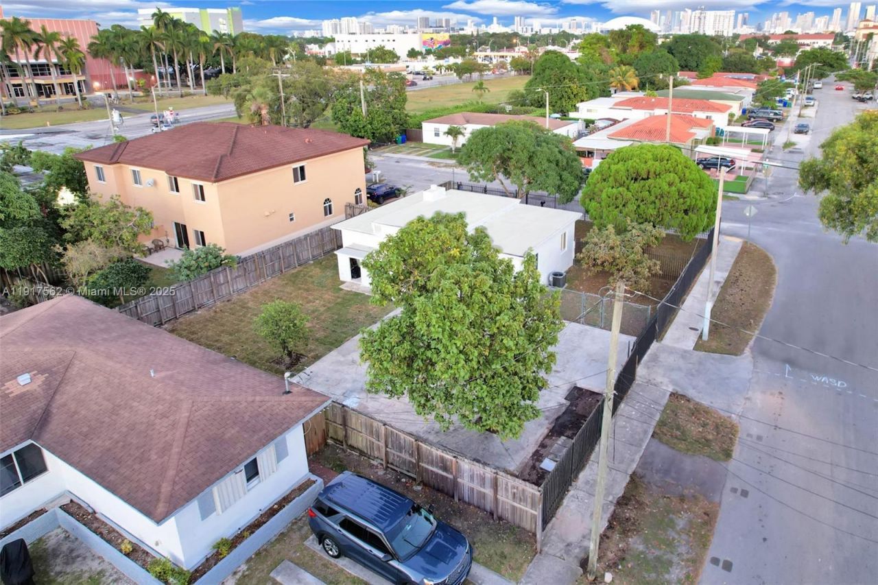 88 SW 29th Ave, Miami, FL 33135 Photo