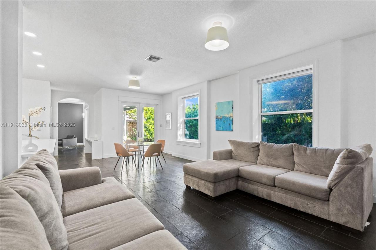 9777 SW 161st Pl, Miami, FL 33196 Photo