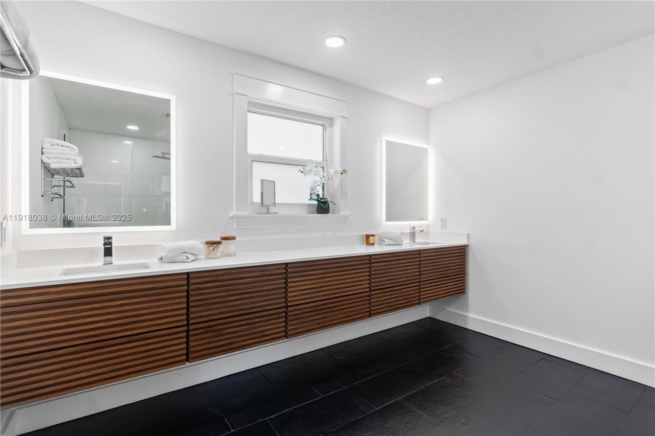 9777 SW 161st Pl, Miami, FL 33196 Photo