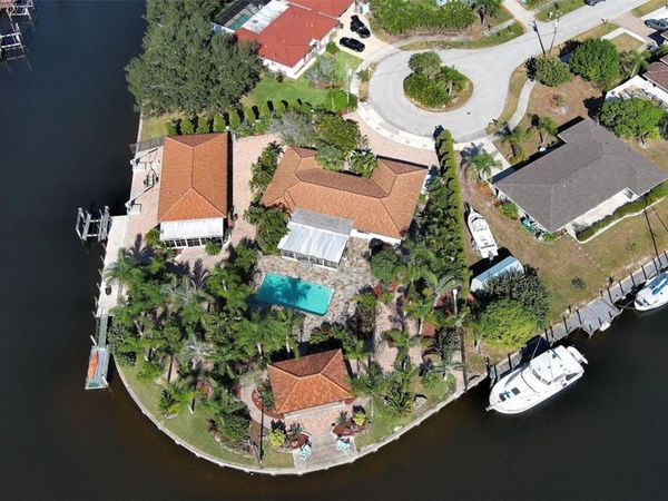 107 FREE COURT SE, PORT CHARLOTTE, FL 33952