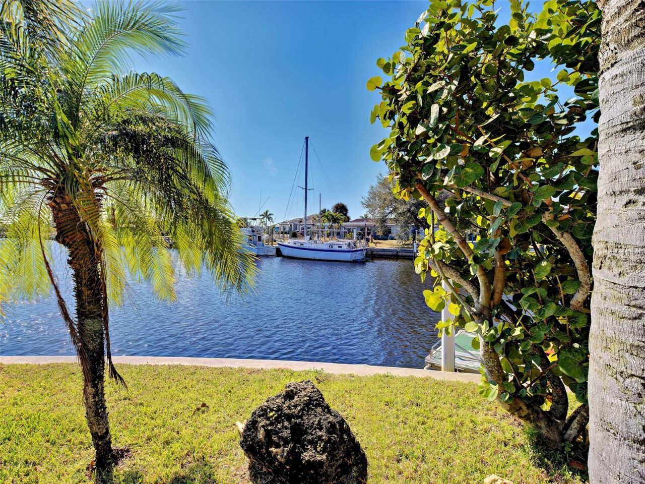 107 Free Court Se, Port Charlotte, FL 33952 Photo