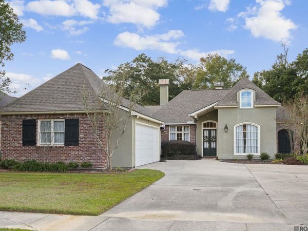 17928 Pecan Shadows Dr, Saint George, LA 70810